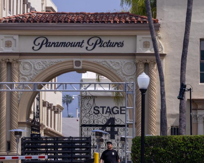 british-authorities-approve-paramount’s-warner-bros.-deal
