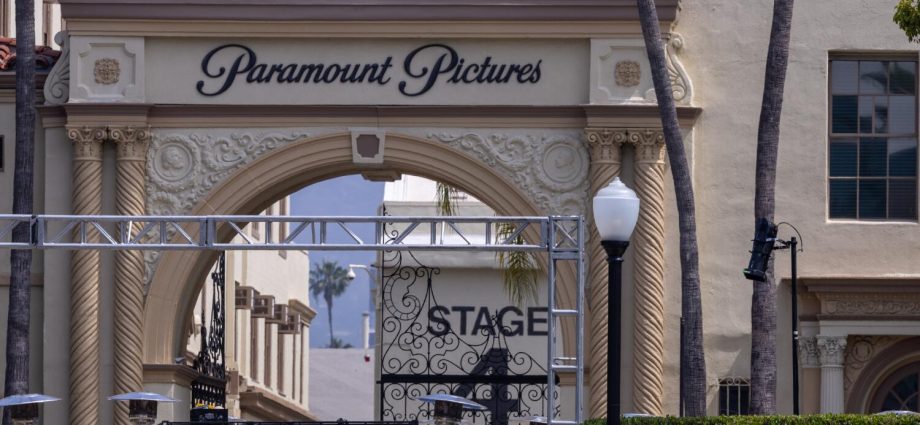 british-authorities-approve-paramount’s-warner-bros.-deal