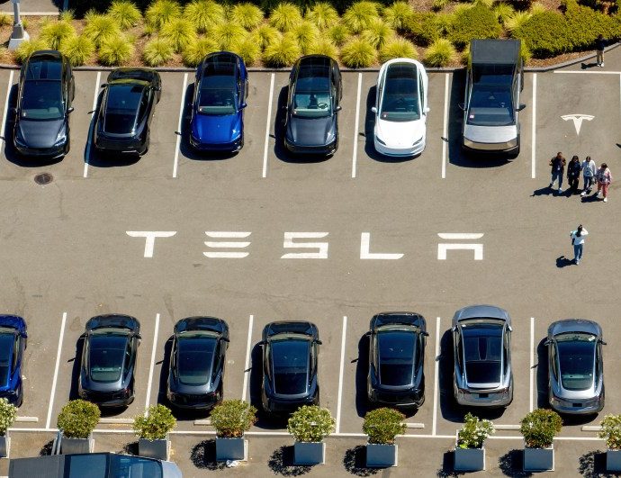 driver-blames-tesla-autopilot-feature-for-speeding-violation