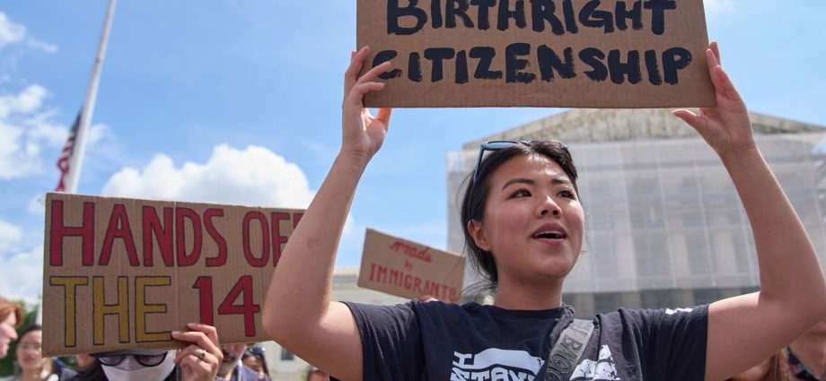 the-traitor-signs-new-executive-orders-seeking-to-limit-us-birthright-citizenship
