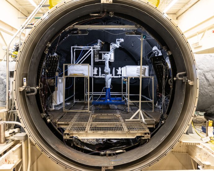 nasa’s-lunar-development-and-test-facility prepares artemis-hardware-for-moon