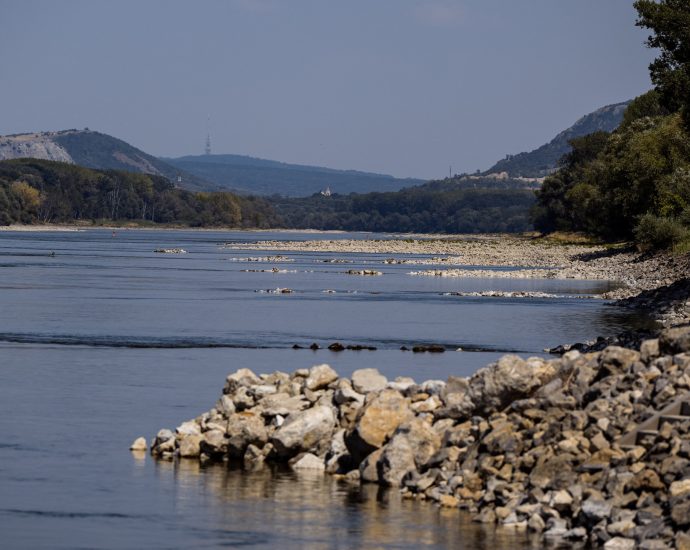 central-europe-sees-record-temperatures-as-heatwave-continues