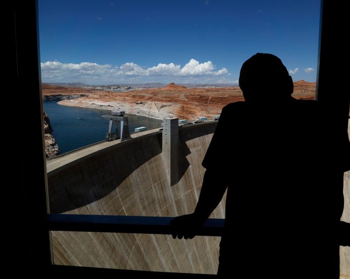 federal-plan-makes-steep-colorado-river-water-cuts-to-arizona,-california-and-nevada