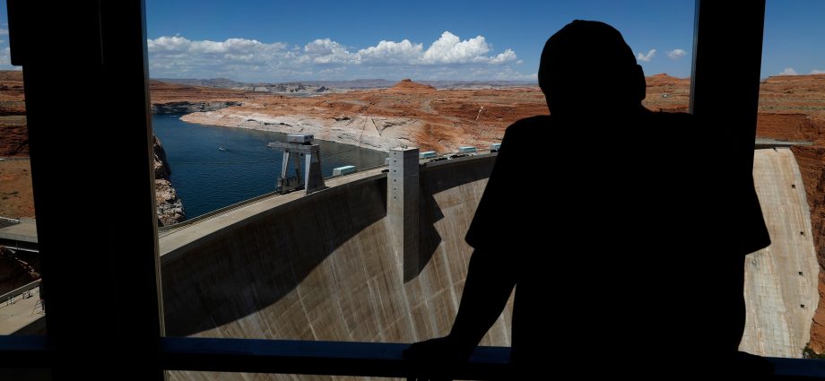 federal-plan-makes-steep-colorado-river-water-cuts-to-arizona,-california-and-nevada