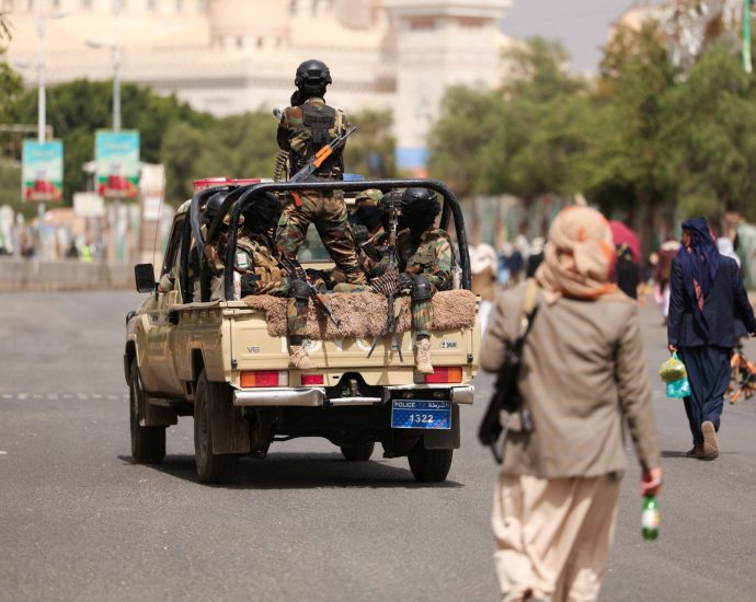 two-civilians-killed-in-houthi-strike-on-marib,-says-yemen’s-government