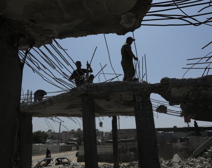 a-father-in-gaza-pleads-for-materials-to-rebuild