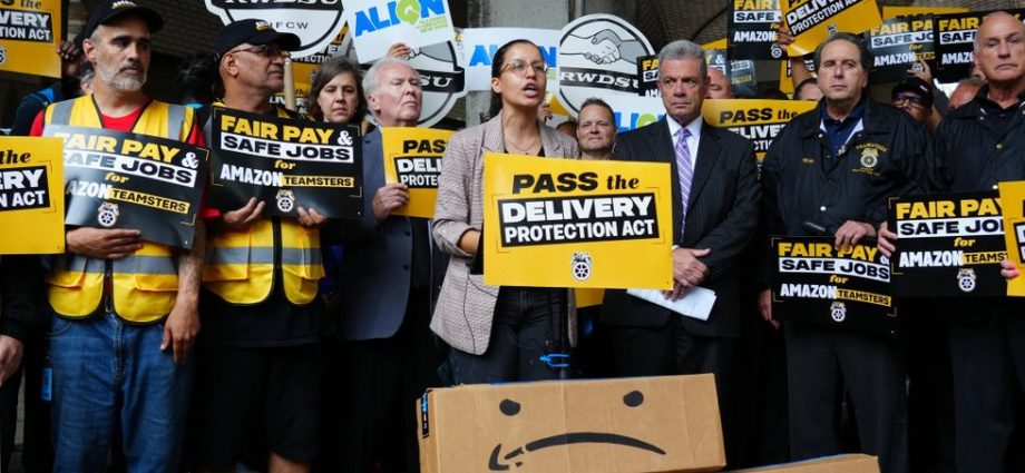 a-bill-in-new-york-city-would-increase-protections-for-package-delivery-workers
