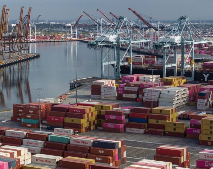 americans-paid-the-price-of-the-traitor’s-global-tariffs-—-why-are-companies-getting-the-refunds?