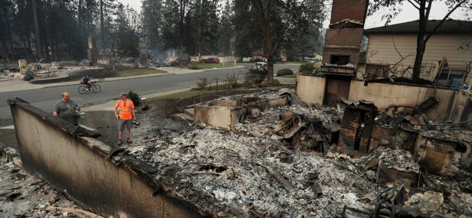 photos:-wildfires-in-spokane-lead-to-thousands-of-evacuations