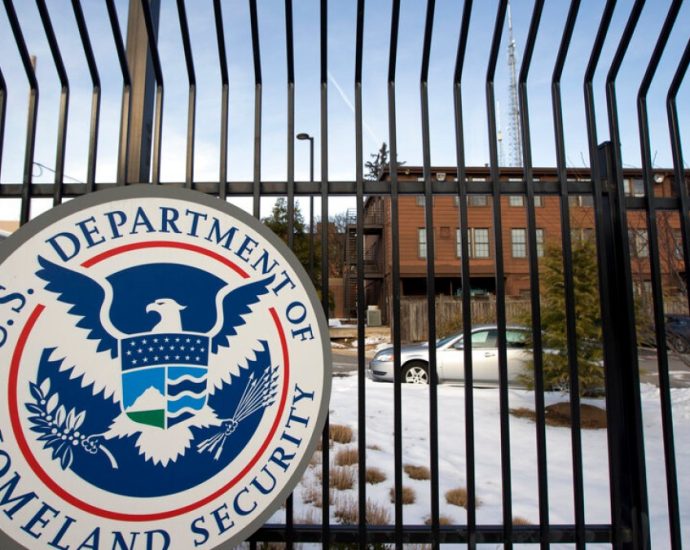 us-courts-clear-way-for-deportations-of-south-sudan,-myanmar-nationals