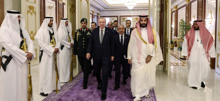 what-could-the-mecca-defence-pact-mean-for-the-us-role-in-the-middle-east?