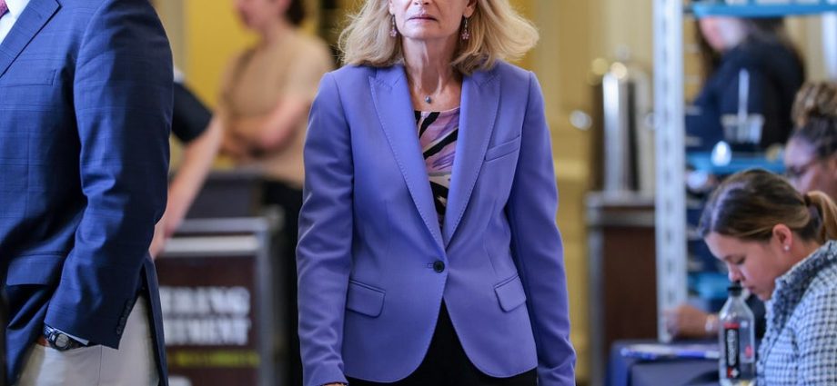 lisa-murkowski-comes-out-against-todd-blanche
