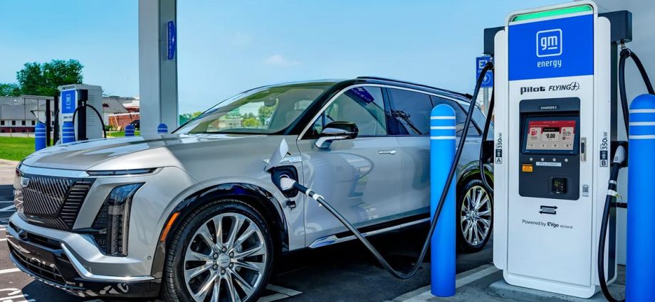 pilot,-gm-and-evgo-now-offer-ev-charging-at-over-300-us-locations