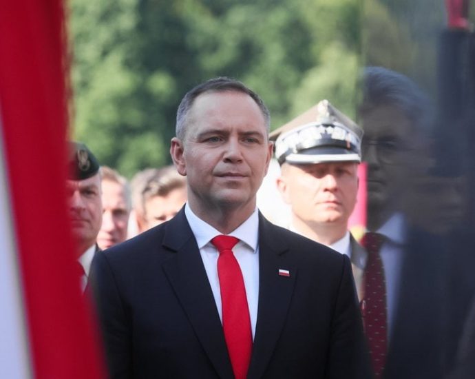 nawrocki:-where-“muscovites-are-beaten,”-poland-helps.-russian-foreign-ministry-hits-back