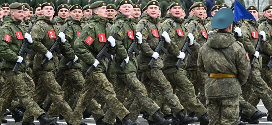 us-intel-warns-putin-could-test-nato-as-weapons-stocks-shrink