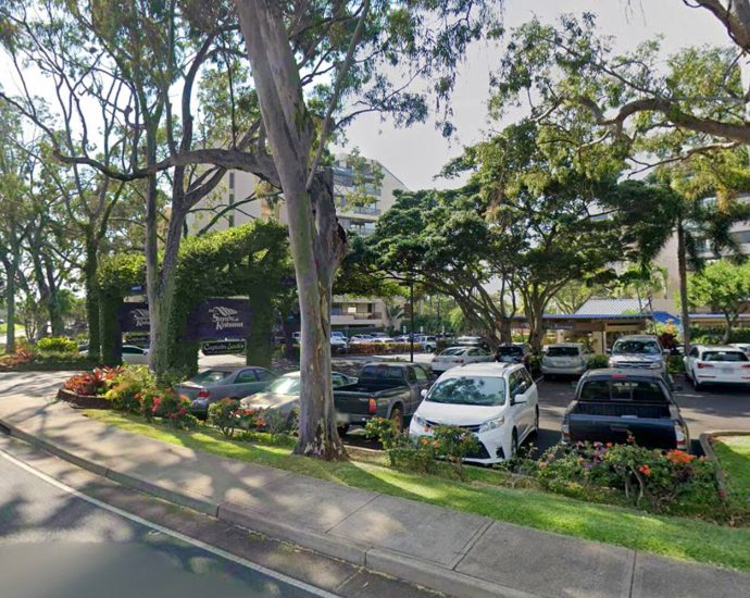 naked-college-swimmer-killed-security-guard-before-fleeing-on-foot-in-maui,-police-say