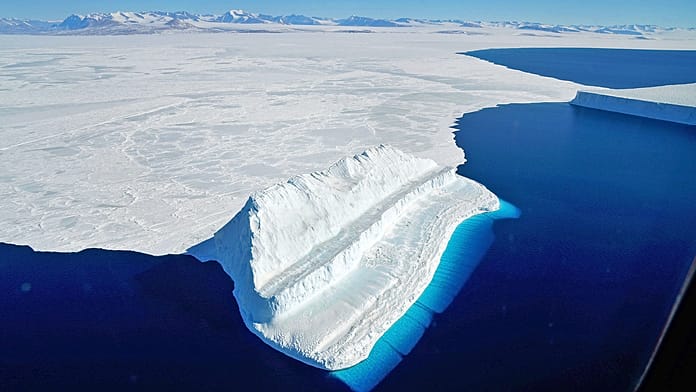 american-flown-to-new-zealand-hospital-in-rare-midwinter-antarctic-rescue-mission