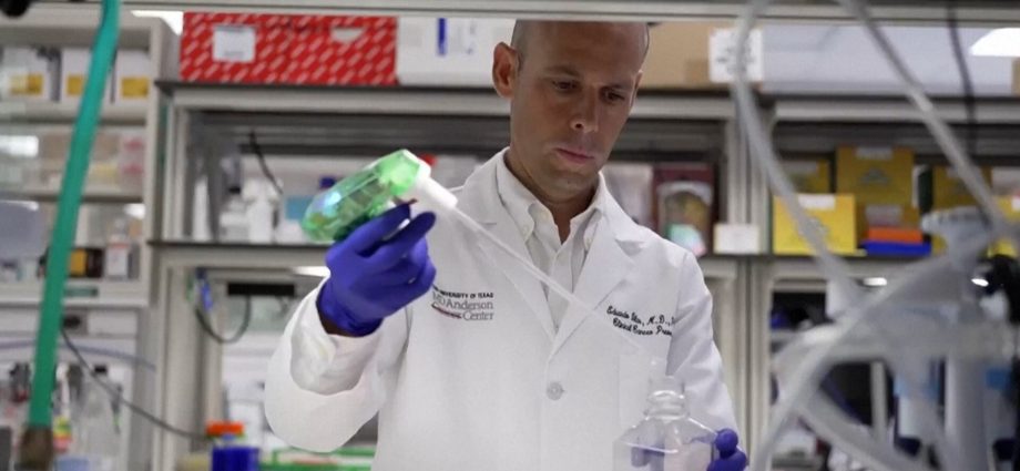 vaccines-aim-to-reduce-colon-cancer-risk,-with-early-trials-targeting-lynch-syndrome