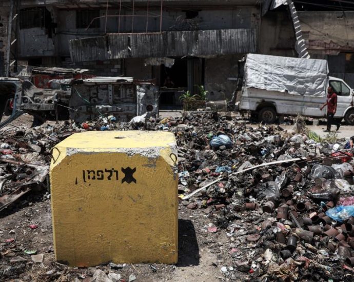‘the-yellow-line-is-a-quiet-thief’:-how-israel’s-moving-border-is-erasing-gazans’-lives
