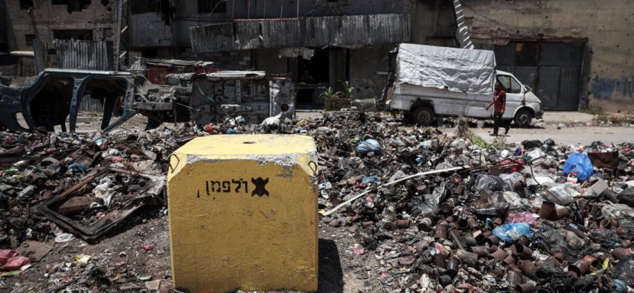 ‘the-yellow-line-is-a-quiet-thief’:-how-israel’s-moving-border-is-erasing-gazans’-lives