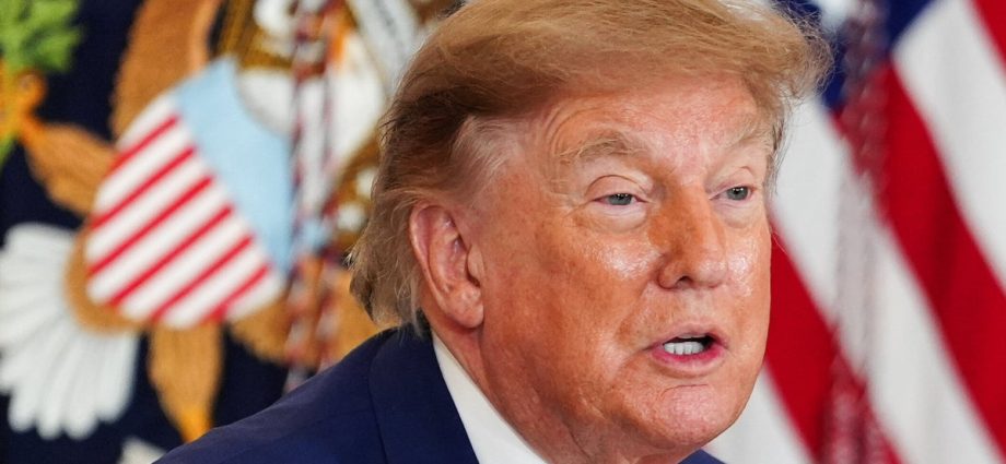 the-traitor-brags-about-‘great’-polling-numbers-despite-reality-showing-the-exact-opposite