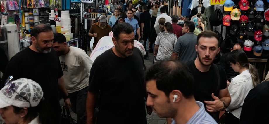 iran-war-live:-us-‘semi-negotiating’-with-tehran;-israel-rejects-gaza-plan