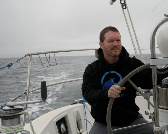meet-the-man-circumnavigating-the-arctic-ocean,-alone