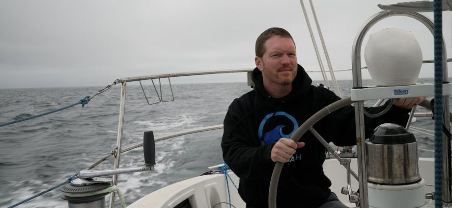 meet-the-man-circumnavigating-the-arctic-ocean,-alone