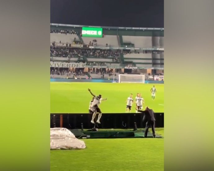 brazilian-player-falls-into-tunnel-celebrating-goal