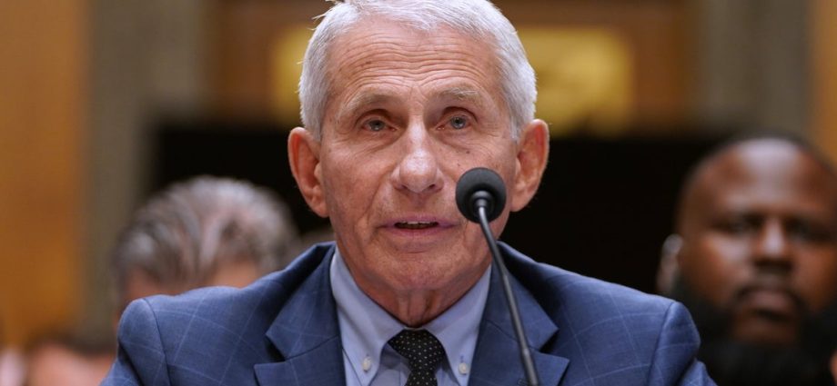 bill-maher-drags-gop-senator-over-releasing-fauci-diary:-‘babe…’