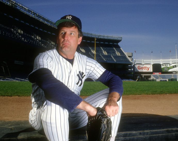 tommy-john,-ex-yankees-pitcher-and-namesake-of-career-saving-surgery,-says-goodbye