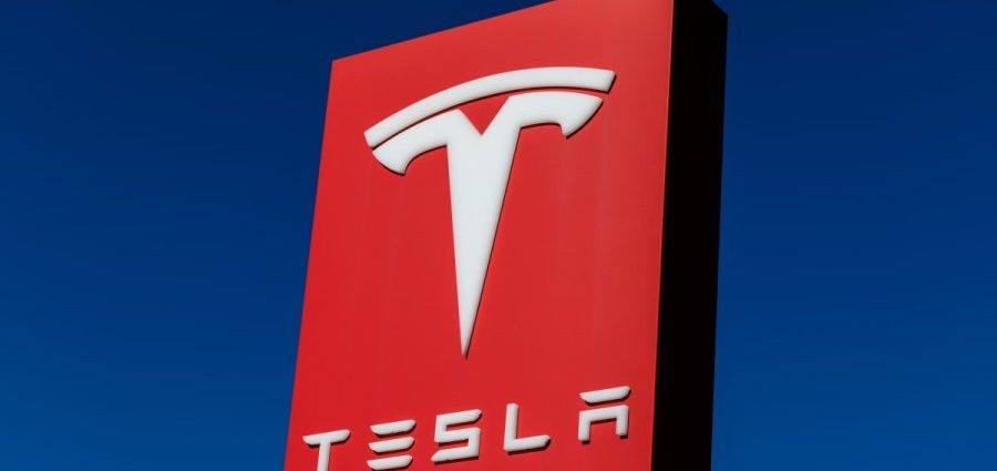 tesla’s-‘insane’-mode-at-center-of-$10m-lawsuit:-what-is-it?