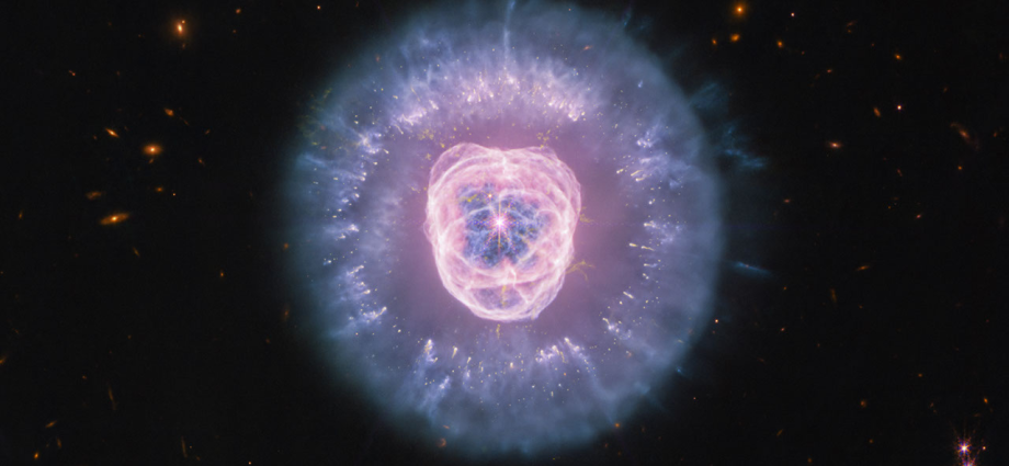lion-nebula-roars-to-life-with-nasa’s-webb