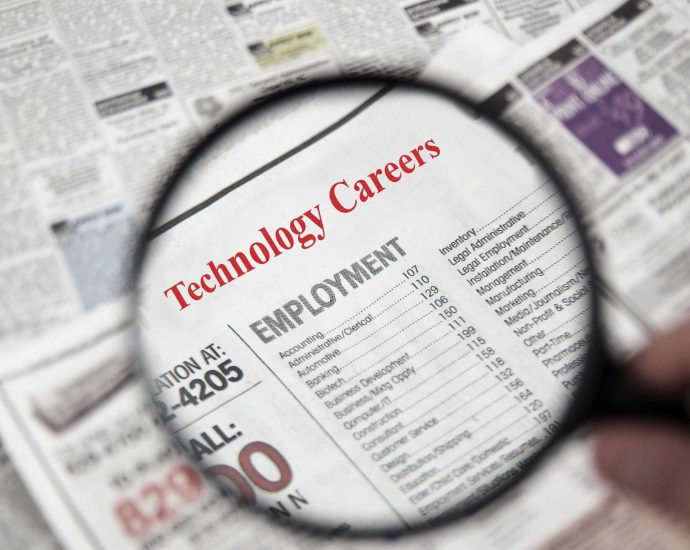 tech-sector-adds-jobs,-defies-overall-us-job-market-decline