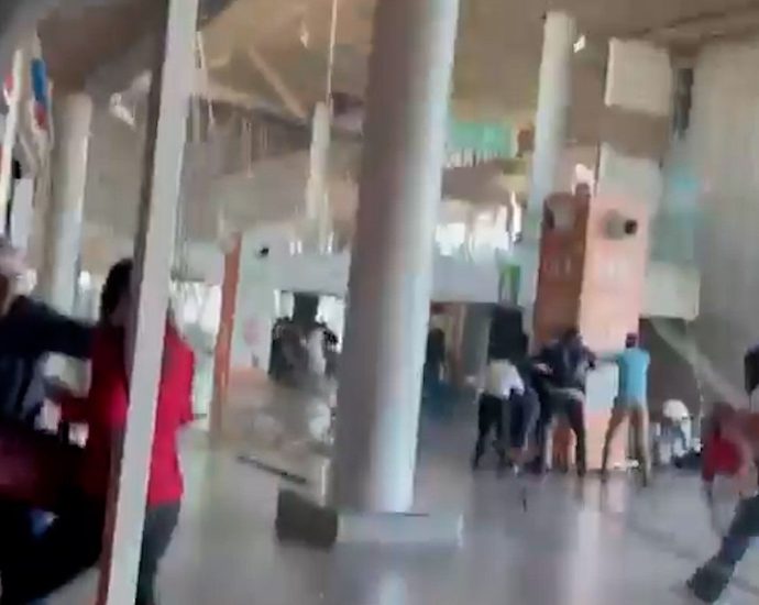 moment-of-terror-as-powerful-earthquake-shakes-airport-in-colombia