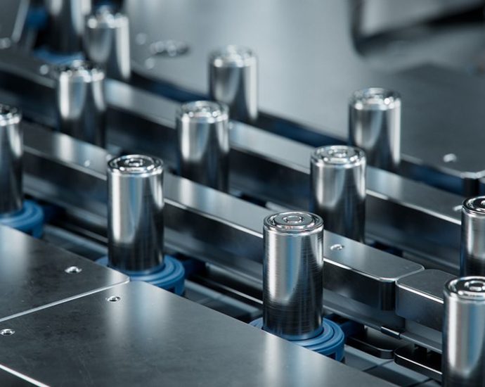 european-commission-to-offer-interest-free-loans-for-ev-battery-makers
