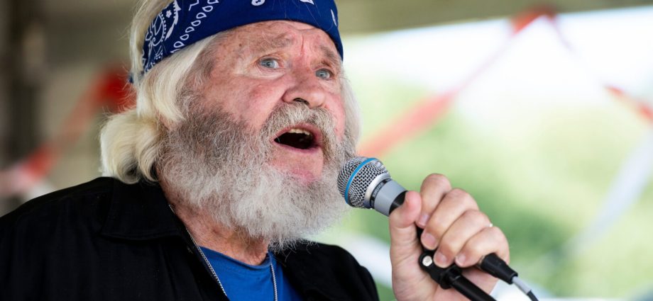 Ben Jones, who went from ‘Dukes of Hazzard’ to Congress, dies at 84