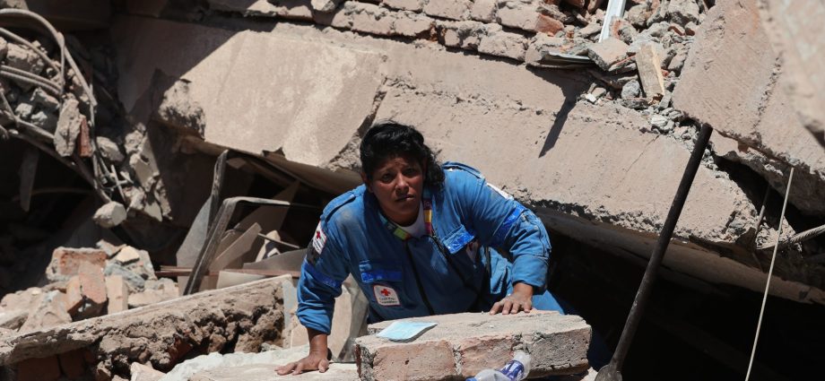 rescue-efforts-intensify-as-quake-devastates-western-colombia-towns