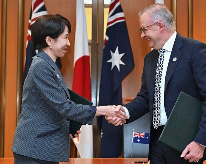 australia’s-pm-anthony-albanese-under-fire-for-‘melons’-gag-about-japanese-leader