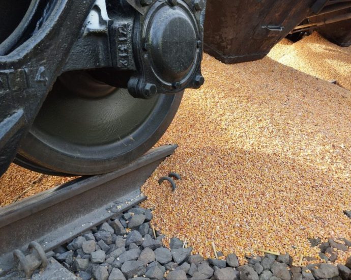 us-forecasters-see-ukraine’s-corn-exports-falling-39%-as-russia-bombs-ports