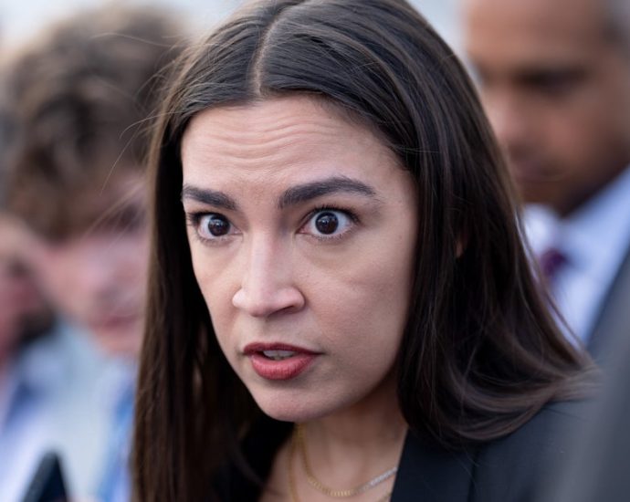 aoc-admits-‘woke-1.0-was-crazy’-while-defending-covid-era-culture-shift