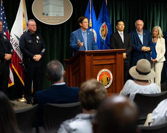 chabria:-protecting-the-blue-wall-of-silence-is-not-justice-in-lapd-whistleblower-case