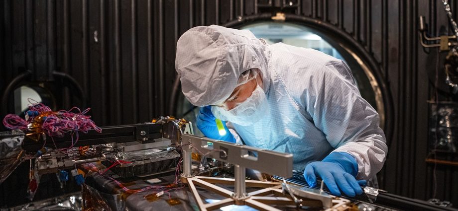 nasa-completes-astronaut-deployed-science-instrument-for-lunar-surface