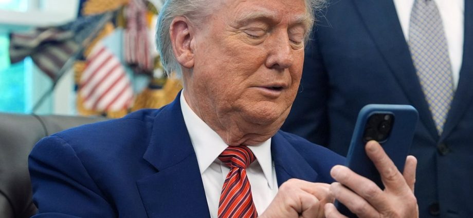 hemorrhaging-money,-the-traitor-media-goes-all-in-on-selling-access-to-the-president