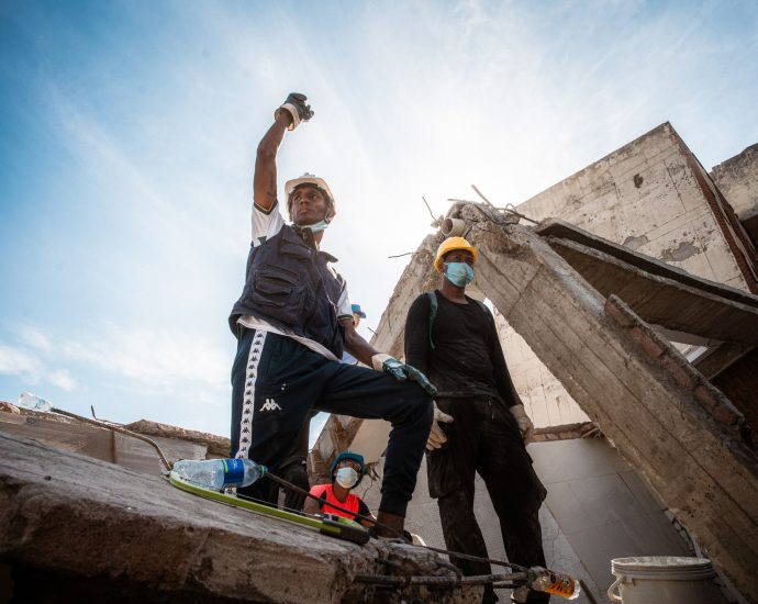 colombia-scrambles-to-find-survivors-after-deadly-earthquake
