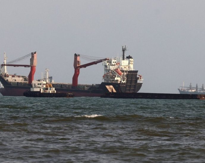 oil-prices-rise-as-attacks-dent-hopes-for-strait-of-hormuz-reopening