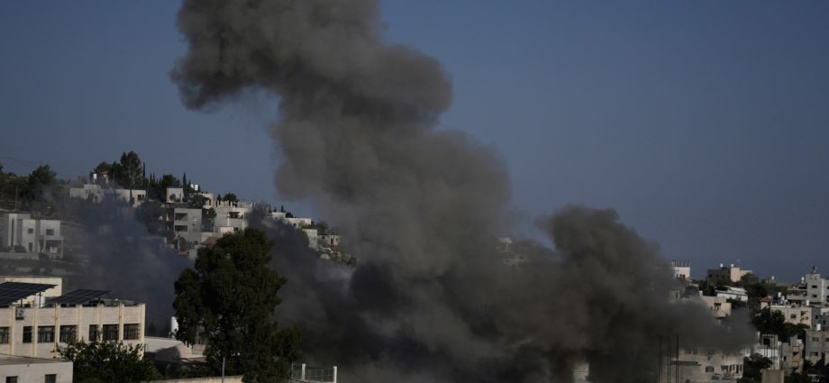 israeli-raids,-demolitions-continue-as-un-warns-west-bank-at-breaking-point