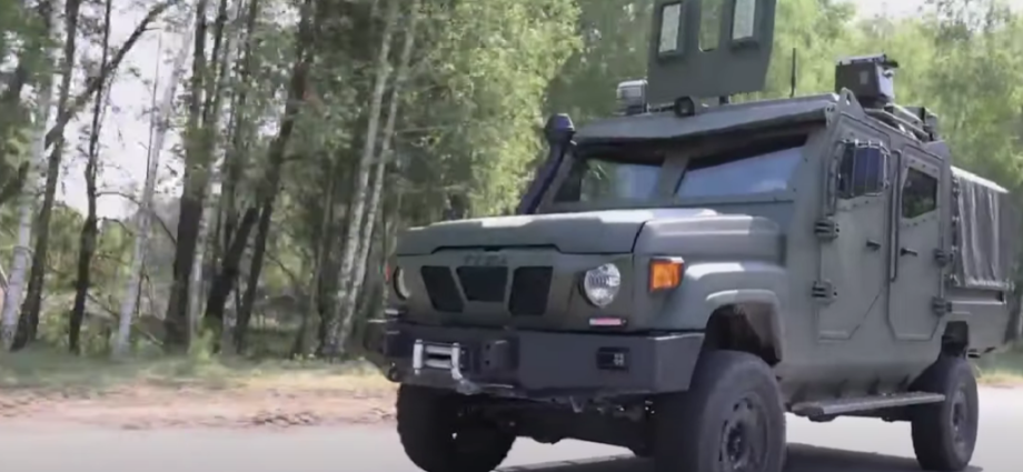 ukraine’s-first-domestically-built-cbrn-scout-vehicle-just-replaced-soviet-jeep-with-no-armor-at-all
