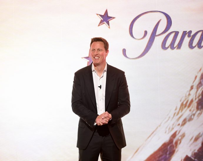 paramount-ceo-threatens-to-relocate-company-from-california