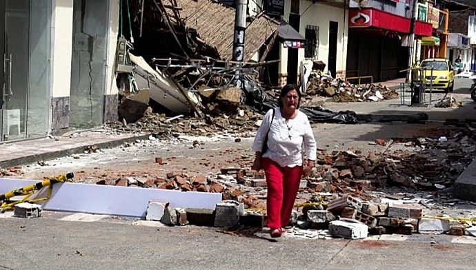 quake-leaves-colombian-towns-in-ruins-as-valle-del-cauca-counts-dead